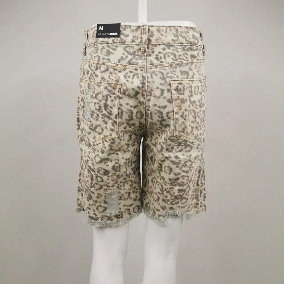 Fashion Nova Wild Runner High Rise Bermuda Leopard Short Size Medium - Picture 5 of 7